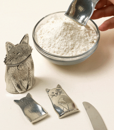 Cat Family Standing Measuring Spoons