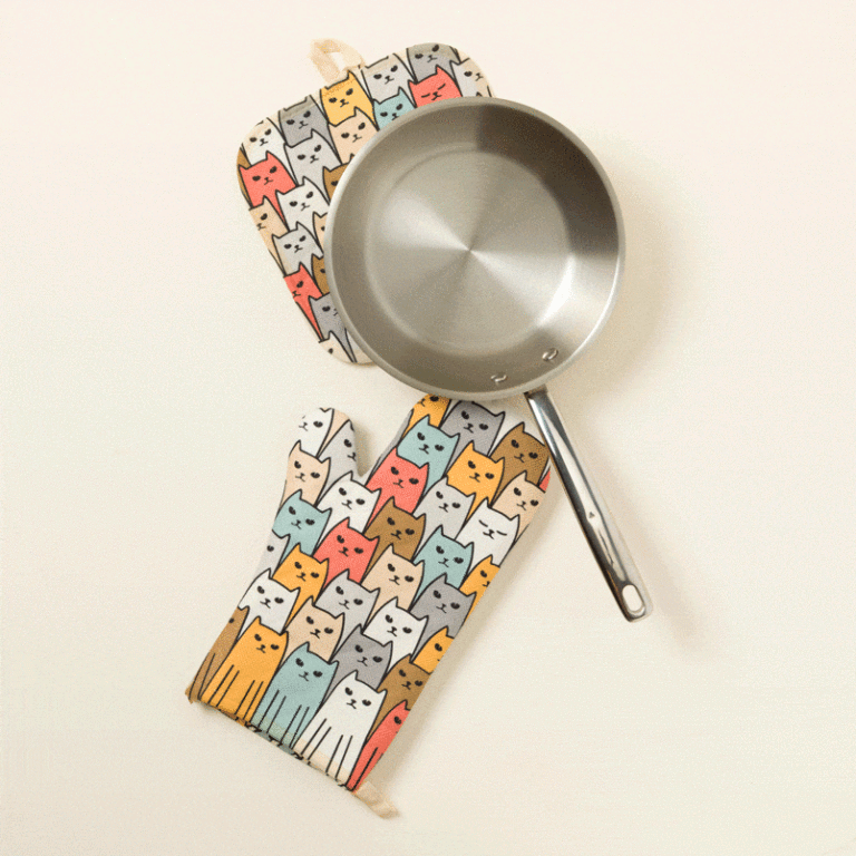 Handmade Gifts 69 Cats On Cats Oven Mitt & Potholder Set 1