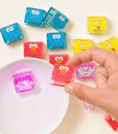Sesame Street Glowing Bath Time Cubes