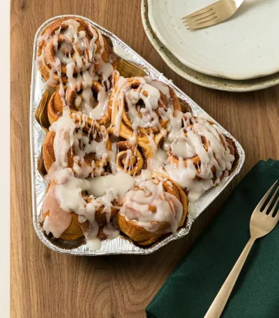 Cinnamon Roll Christmas Tree