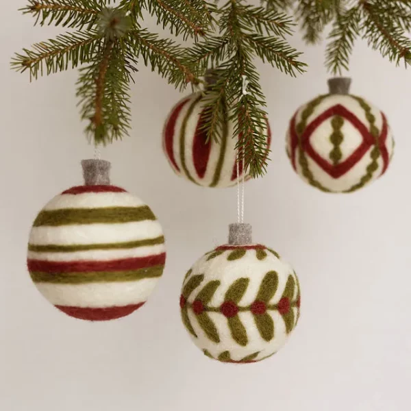 Set Of 4 Festive Ornaments Beginner Felt Kit